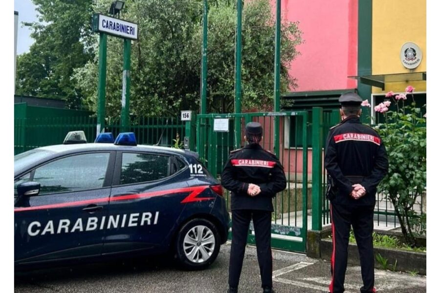 Domenica la denuncia della giovane abusata mentre il marito era al lavoro