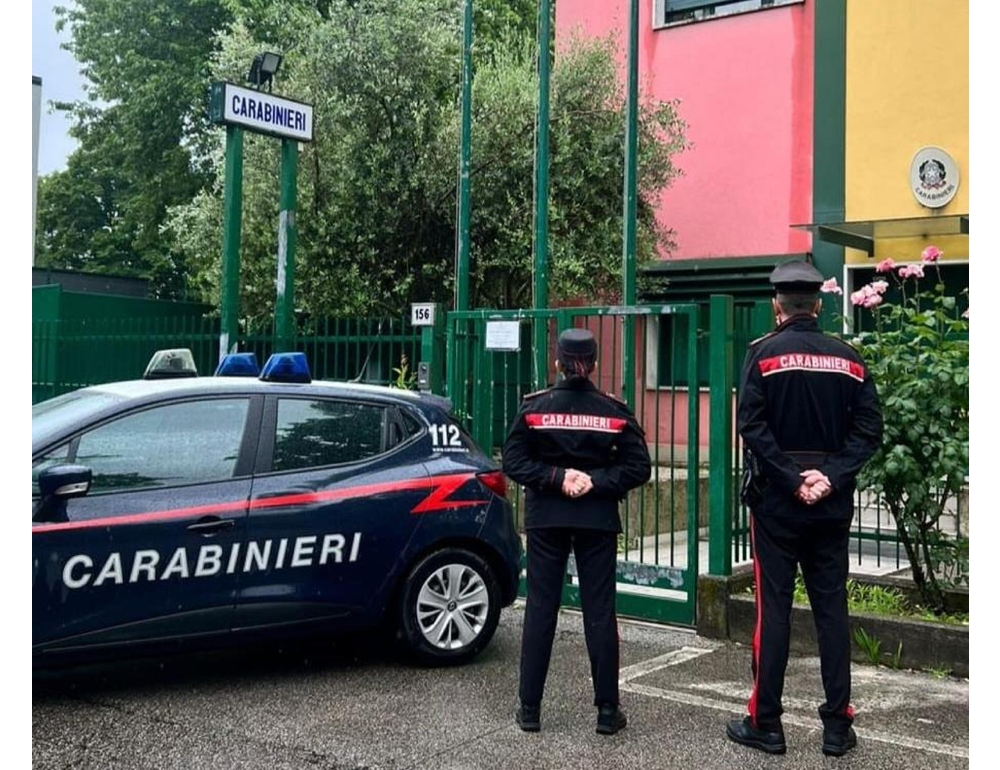 Violentata in casa a 17 anni, arrestato il coinquilino