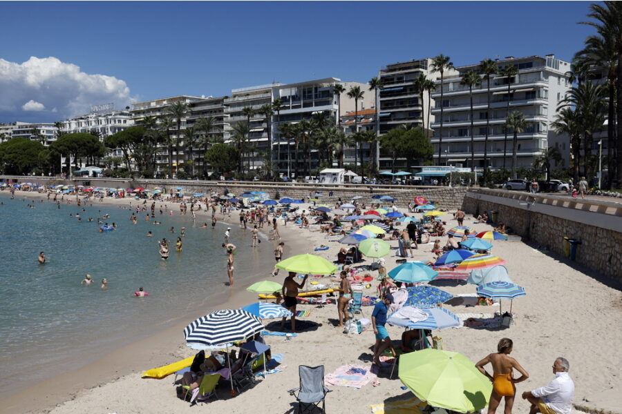 Ventilazione fresca e ancora qualche acquazzone pomeridiano nel meridione