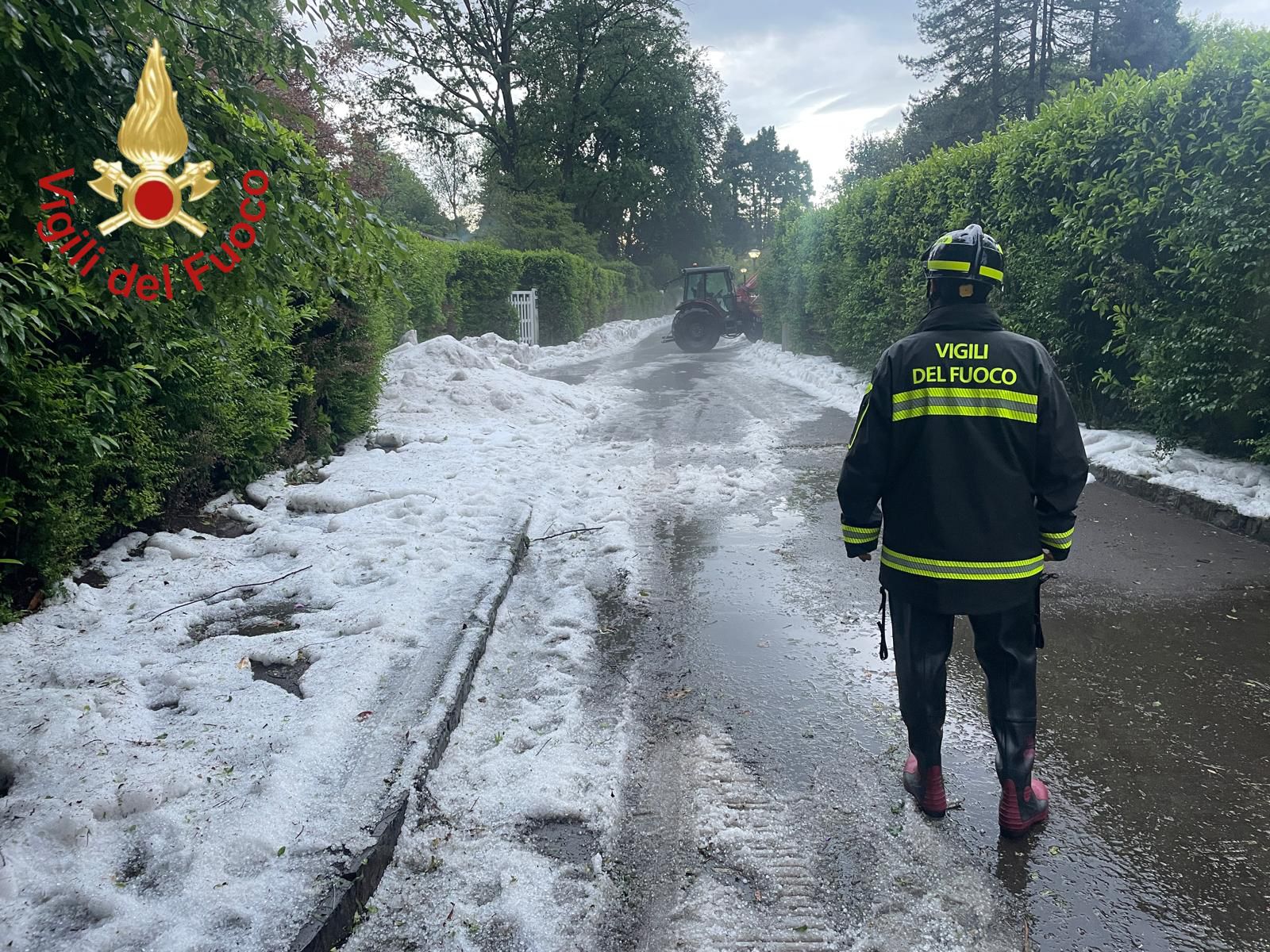 Grandine sul Comasco, disagi alla viabilità