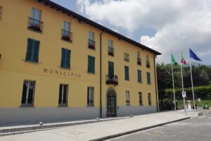 Como 2027, i risultati del sondaggio Piepoli per Etv: Rapinese “bocciato”, Fratelli d’Italia primo partito, Pd secondo. Traffico, posteggi e overtourism in cima ai problemi