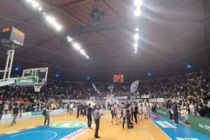 Ennesima multa a Cantù per offese agli arbitri
