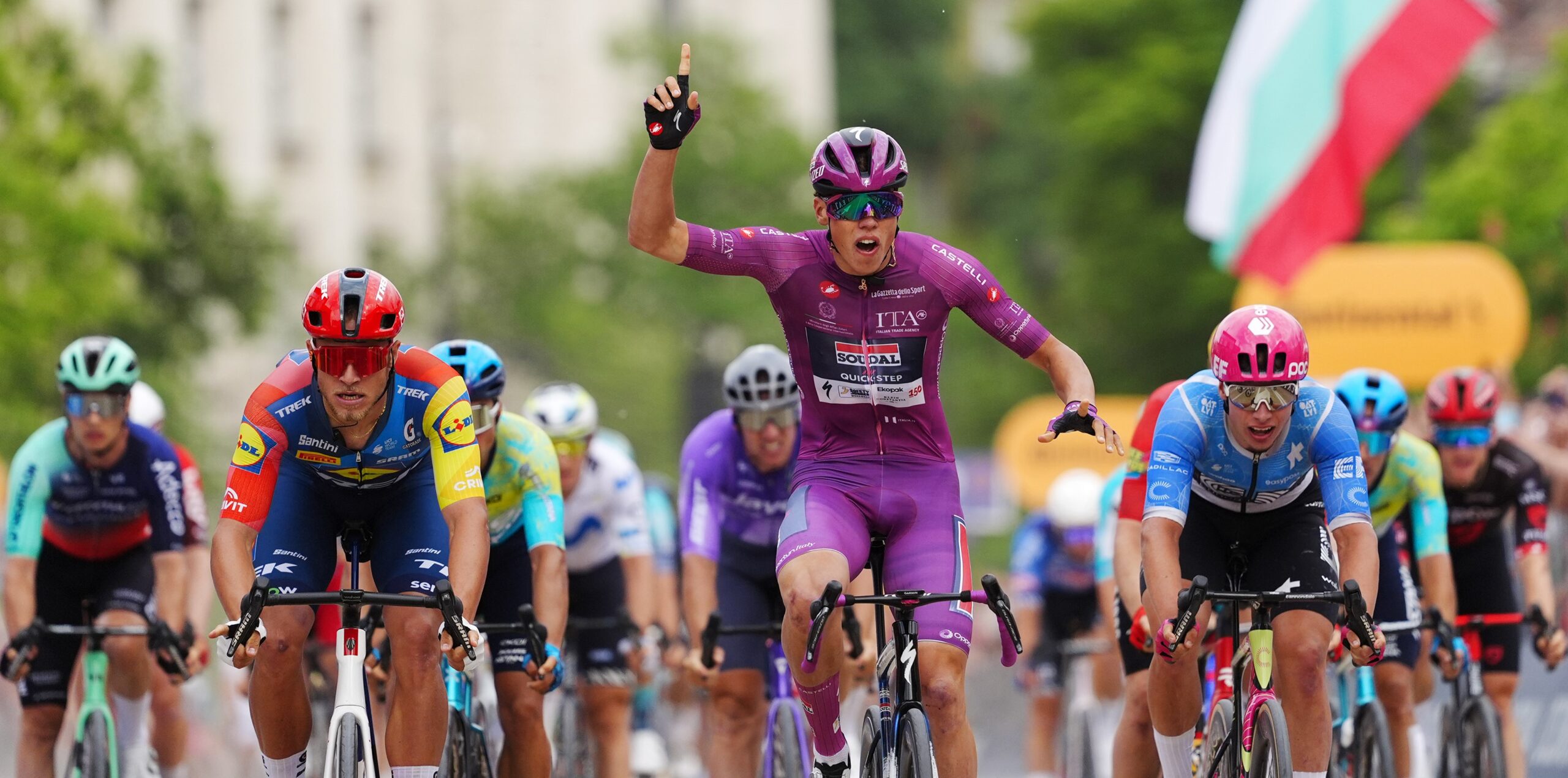 Giro d’Italia, Davide Ballerini ottavo sul traguardo di Sofia