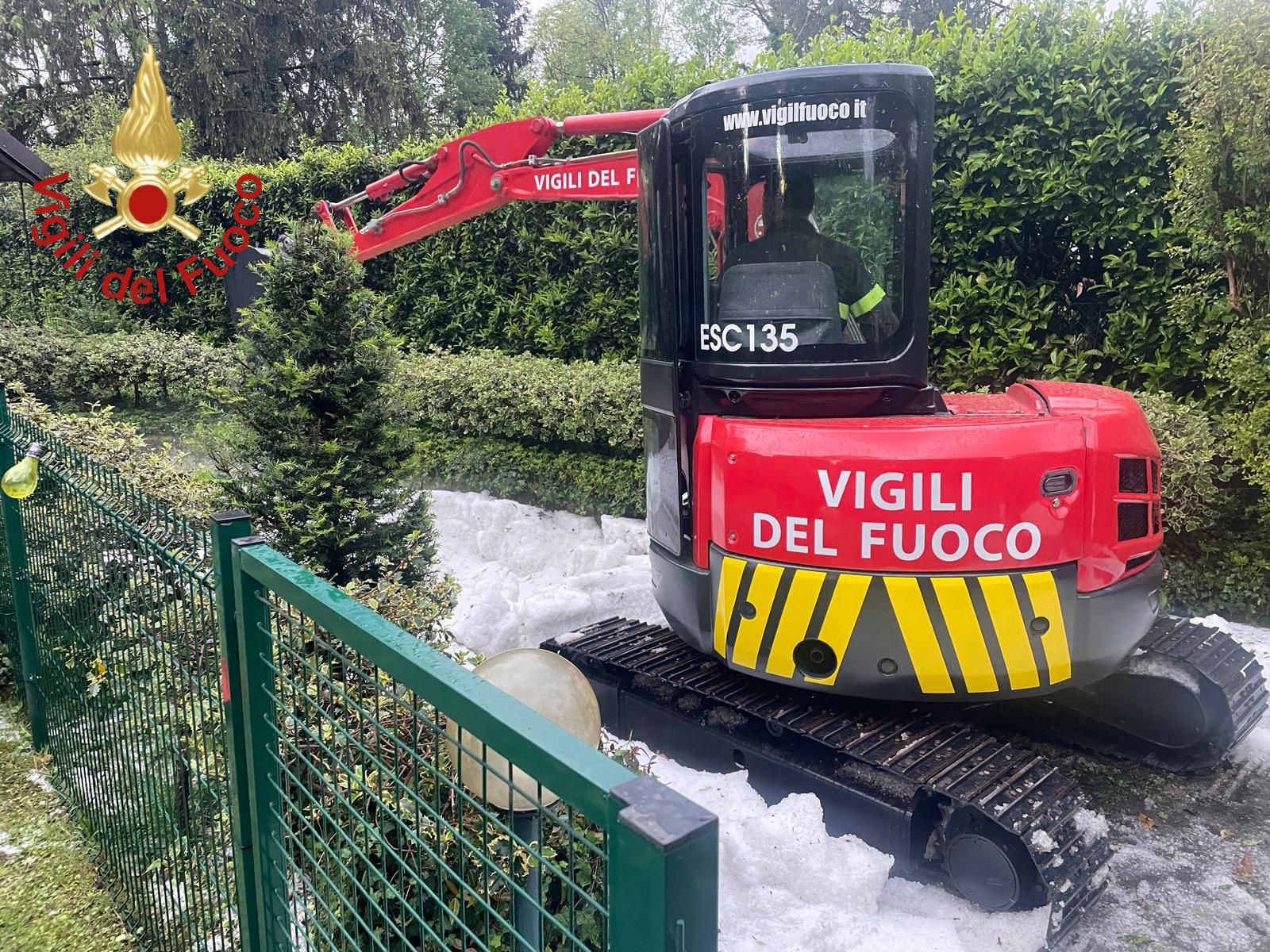 Maltempo sul Lario, novanta interventi urgenti dei vigili del fuoco