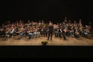L’evento della Foscolo al Teatro Sociale. Molteni: “Scuole chiuse? In gioco il futuro degli studenti. Inaccettabile”