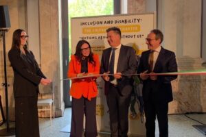 Inclusione e disabilità, la mostra a Berlino. Locatelli: “Insieme per non lasciare indietro nessuno”