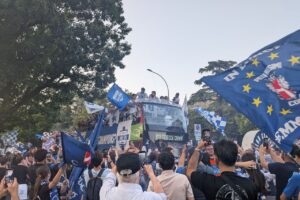 Como in Champions, stasera la squadra in tour per i festeggiamenti in città