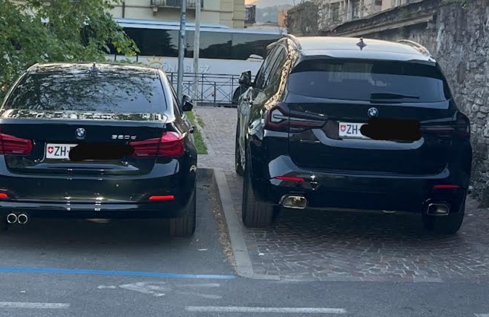 svizzeri parcheggio Santarella