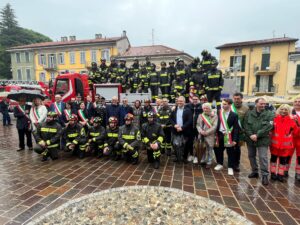 Appiano Gentile, inaugurata la nuova piattaforma aerea antincendio dei vigili del fuoco