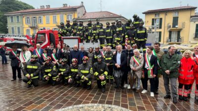 Appiano Gentile, inaugurata la nuova piattaforma aerea antincendio dei vigili del fuoco