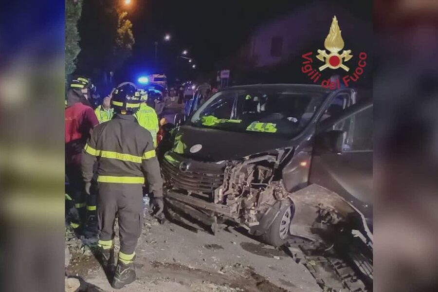 Pulmino fuori strada nella notte a Gera Lario, nove feriti