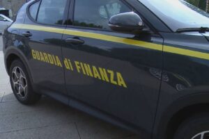 Controlli della finanza, arrestato un turco che aveva nascosto la droga nelle mutande