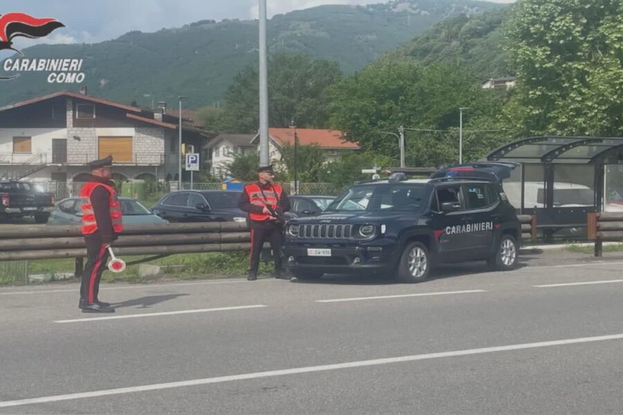 10846 Controlli stradali Carabinieri Menaggio 1780414926