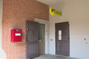 Rapina all’ufficio postale di Carimate nel giugno 2025: arrestato un 45enne di Milano