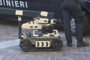 Ferito da un petardo, grave ma stabile il 15enne ricoverato al Sant’Anna