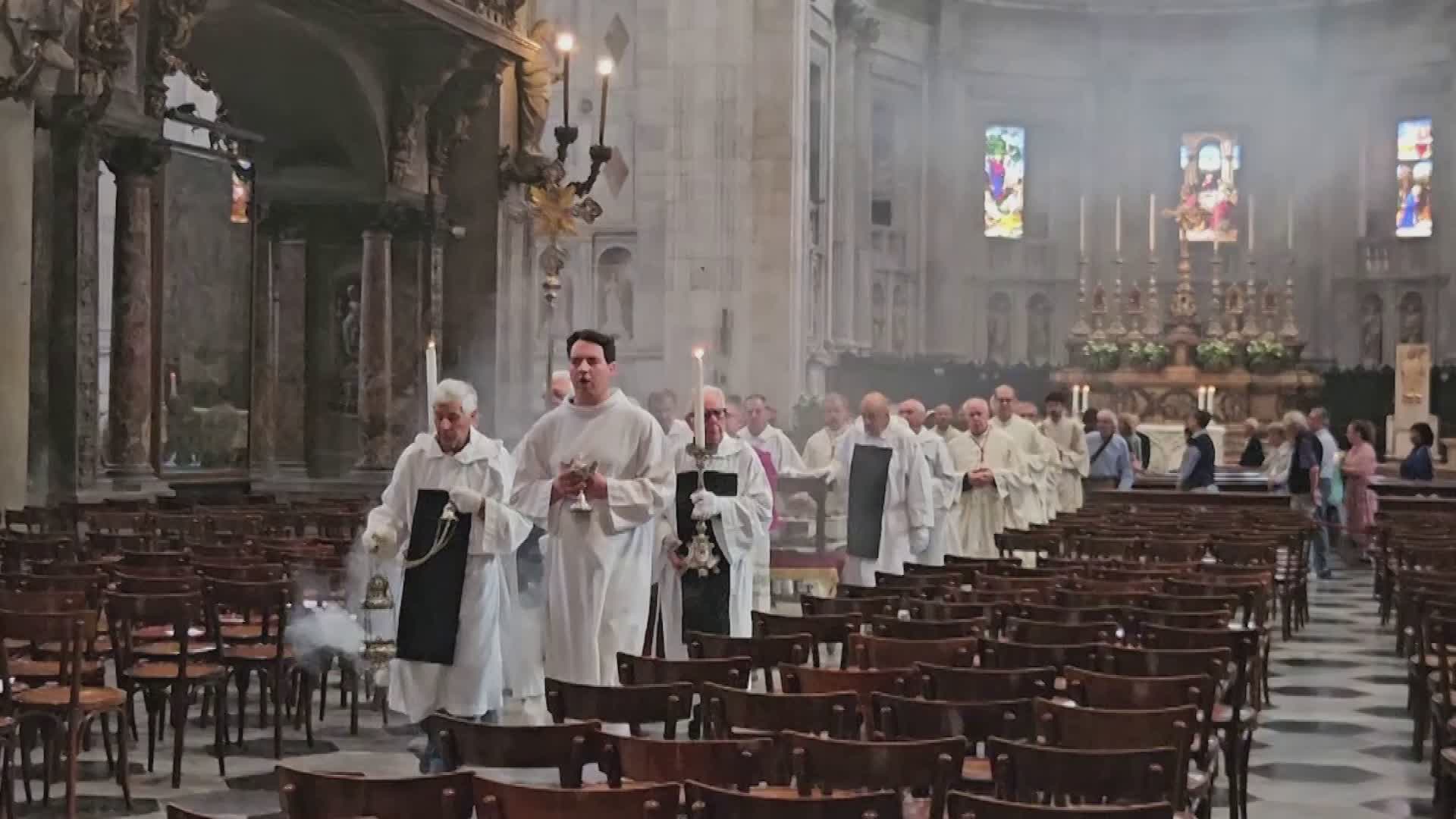 Como, traslate in Duomo le reliquie dei santi vescovi Rubiano e Adalberto