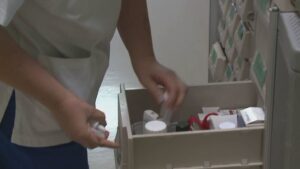 Infermieri, ne mancano 3mila in regione. Concorrenza svizzera, Bertolaso: “Lavoriamo sugli stipendi”