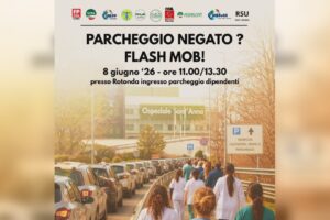 Caos parcheggi all’ospedale Sant’Anna, flash mob di sindacati e lavoratori: “Servono soluzioni”