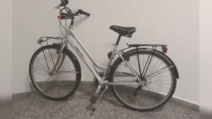 Blitz anti spaccio a Cassina Rizzardi, denunciato un afghano. Recuperata una bici rubata