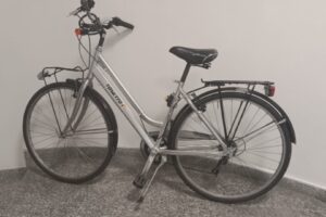 Blitz anti spaccio a Cassina Rizzardi, denunciato un afghano. Recuperata una bici rubata