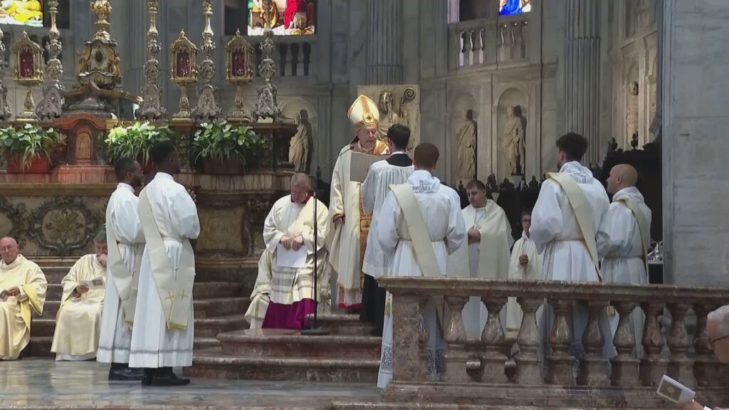 In Duomo l’ordinazione di sei nuovi sacerdoti. Il cardinale Cantoni: 