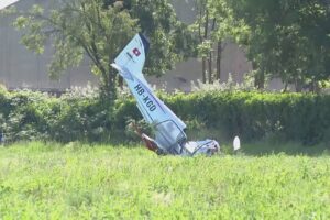 Ultraleggero precipita a Lurate Caccivio, due feriti gravi. Sono un 55enne e un 66enne