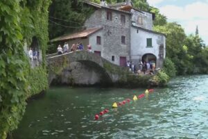 Nesso, troppi turisti sul ponte della Civera. Arriva l’appello al Comune per limitare gli accessi