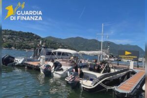 Motoscafi truccati noleggiati a turisti senza patente. Cinque sequestri e multe per 34mila euro