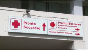 Schianto in via Statale per Lecco a Lora. Due giovani ferite. Una è grave