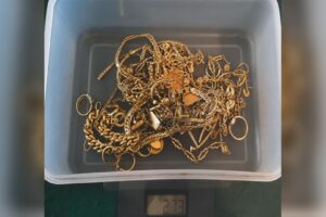 Contrabbando di oro dall’Italia alla Svizzera: sul confine 230 chili di vecchi gioielli