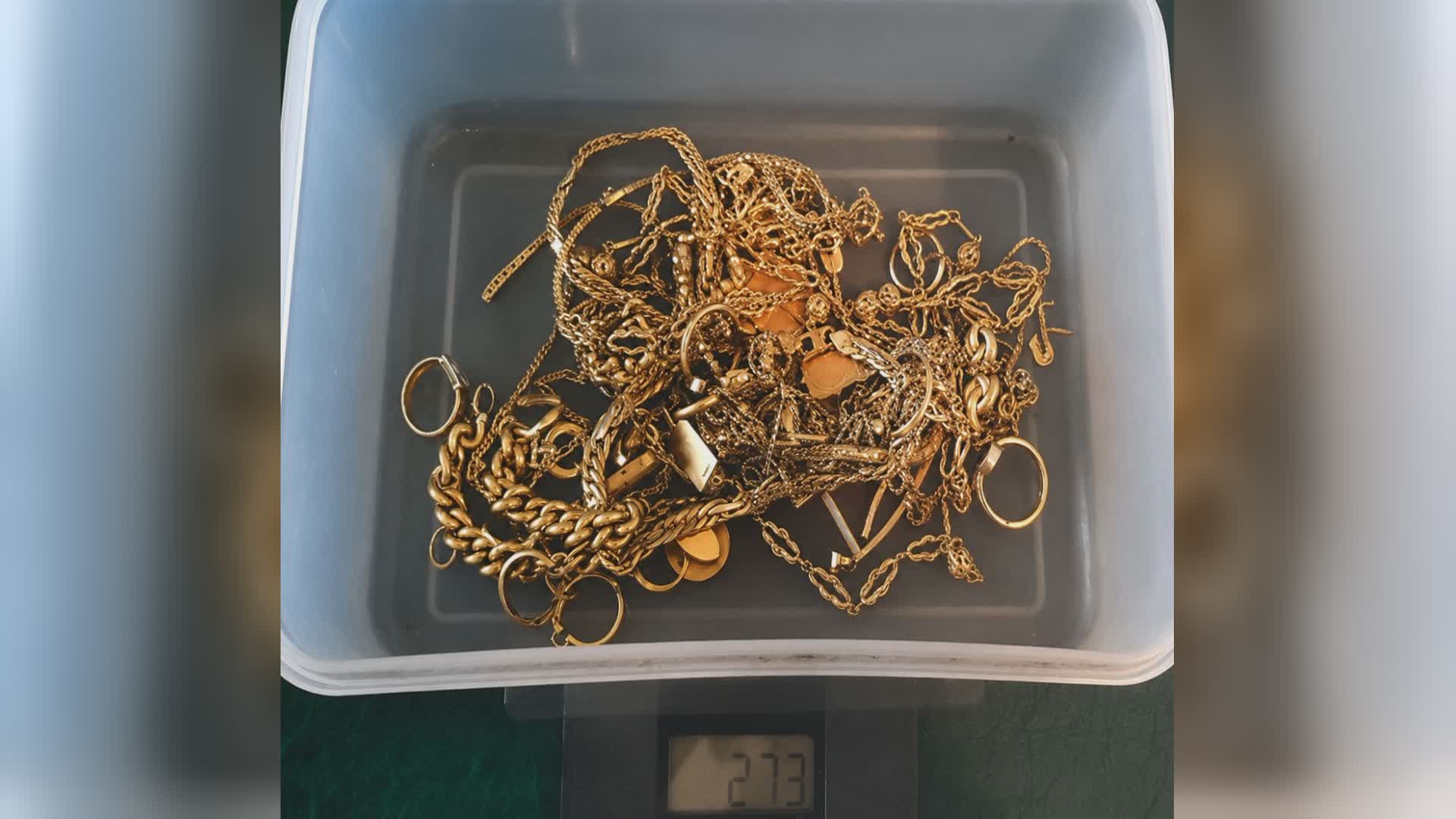 Contrabbando di oro dall’Italia alla Svizzera: sul confine 230 chili di vecchi gioielli
