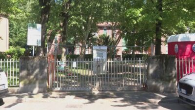 Lavori sospesi nei giardini di via Volpati. L’assessore: “Prevista una variante”