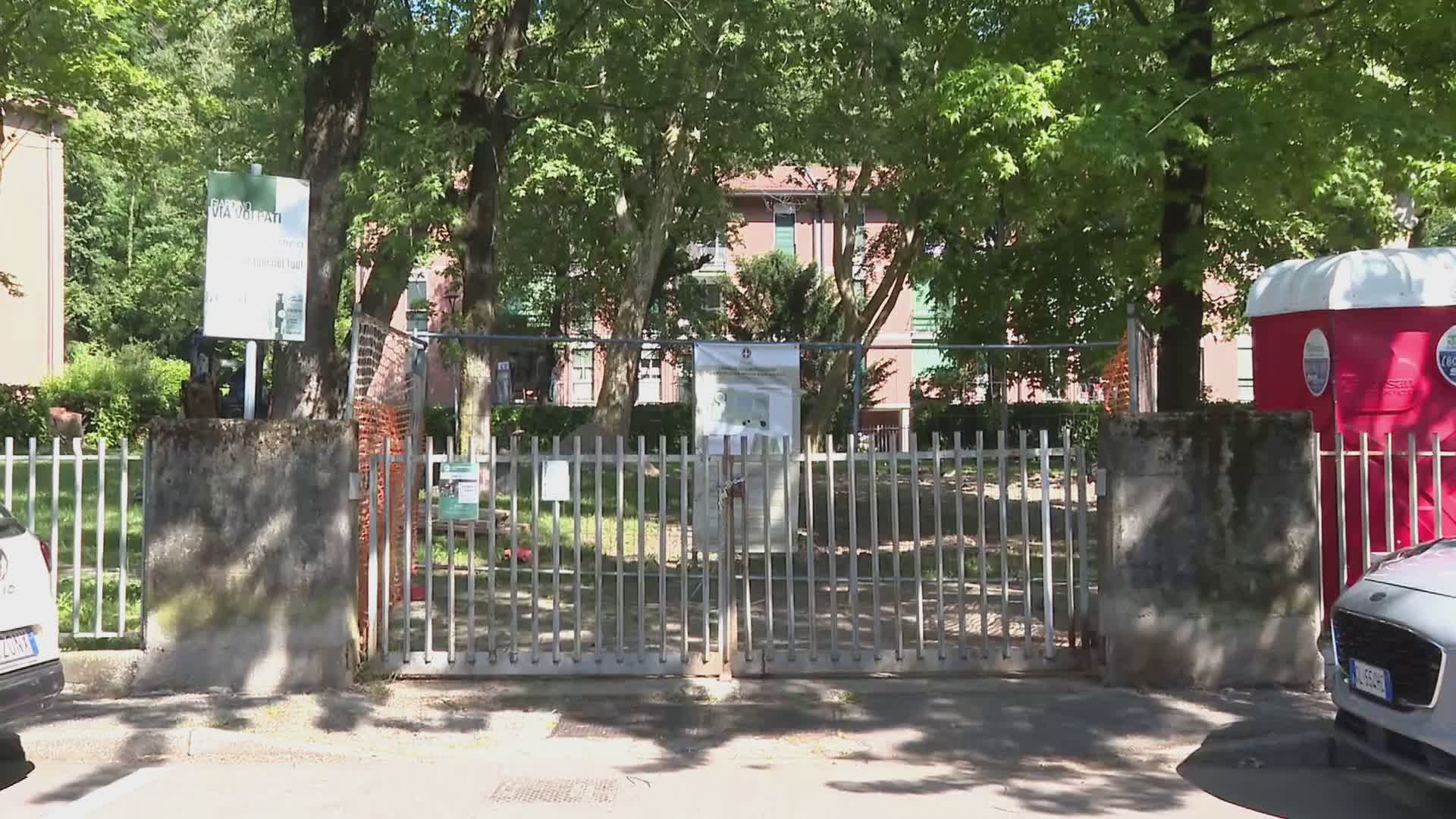 Lavori sospesi nei giardini di via Volpati. L’assessore: “Prevista una variante”