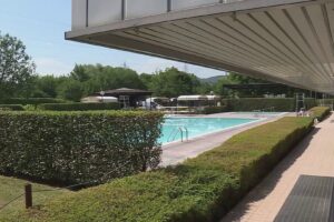 Piscina di Casate, per il lido estivo spunta l’ipotesi tariffa “anti-maranza” per motivi di sicurezza