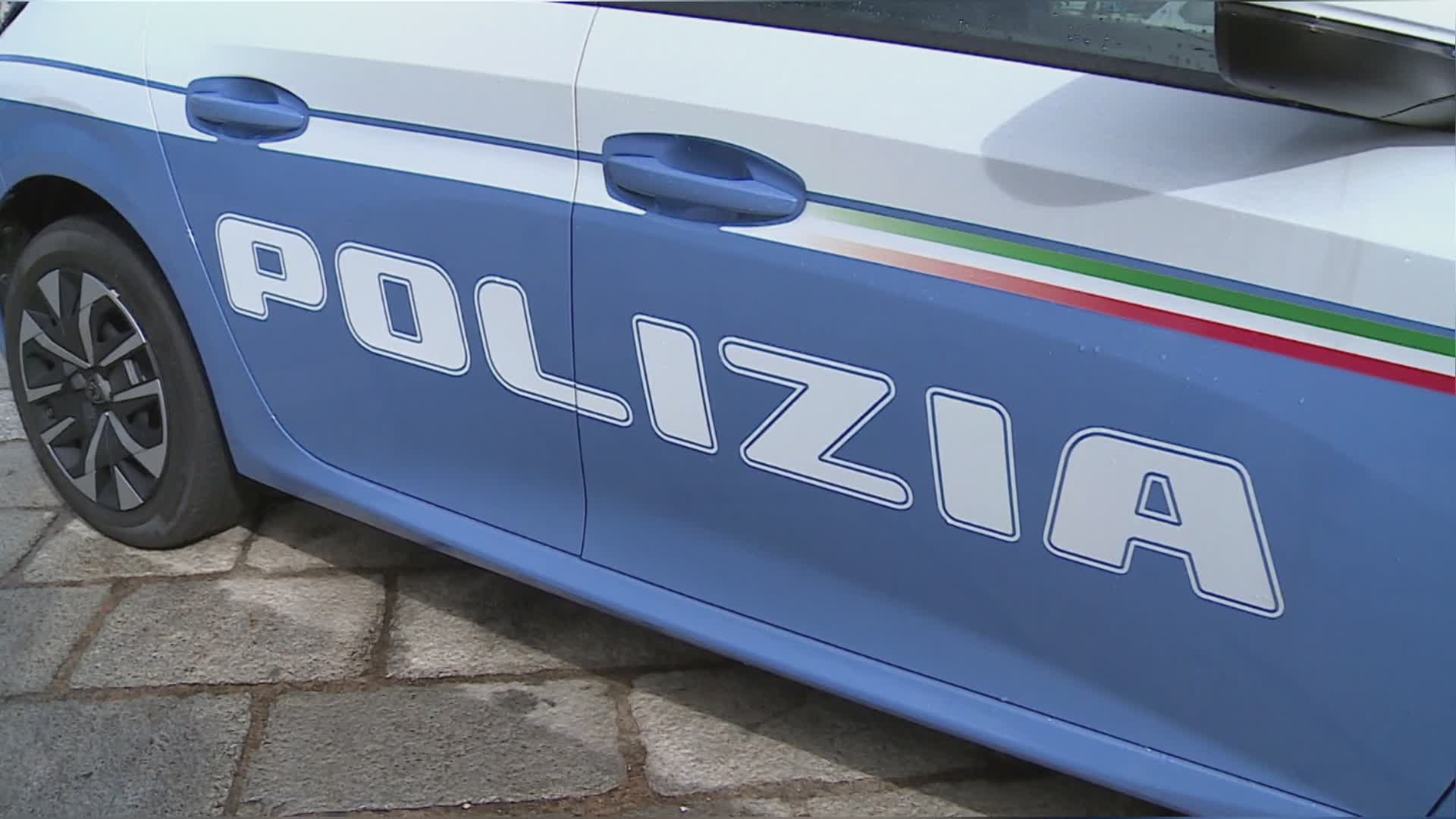 Como, strappano una collanina a un passante: fermati quattro giovanissimi