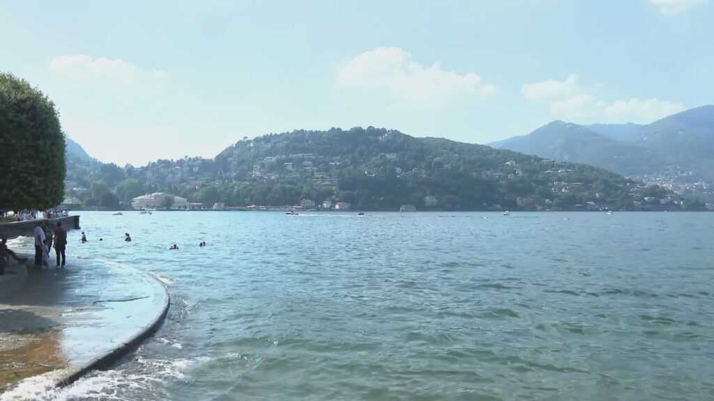 Tempio Voltiano come “Como Beach”: l’area indicata sul web come spiaggia libera per i turisti