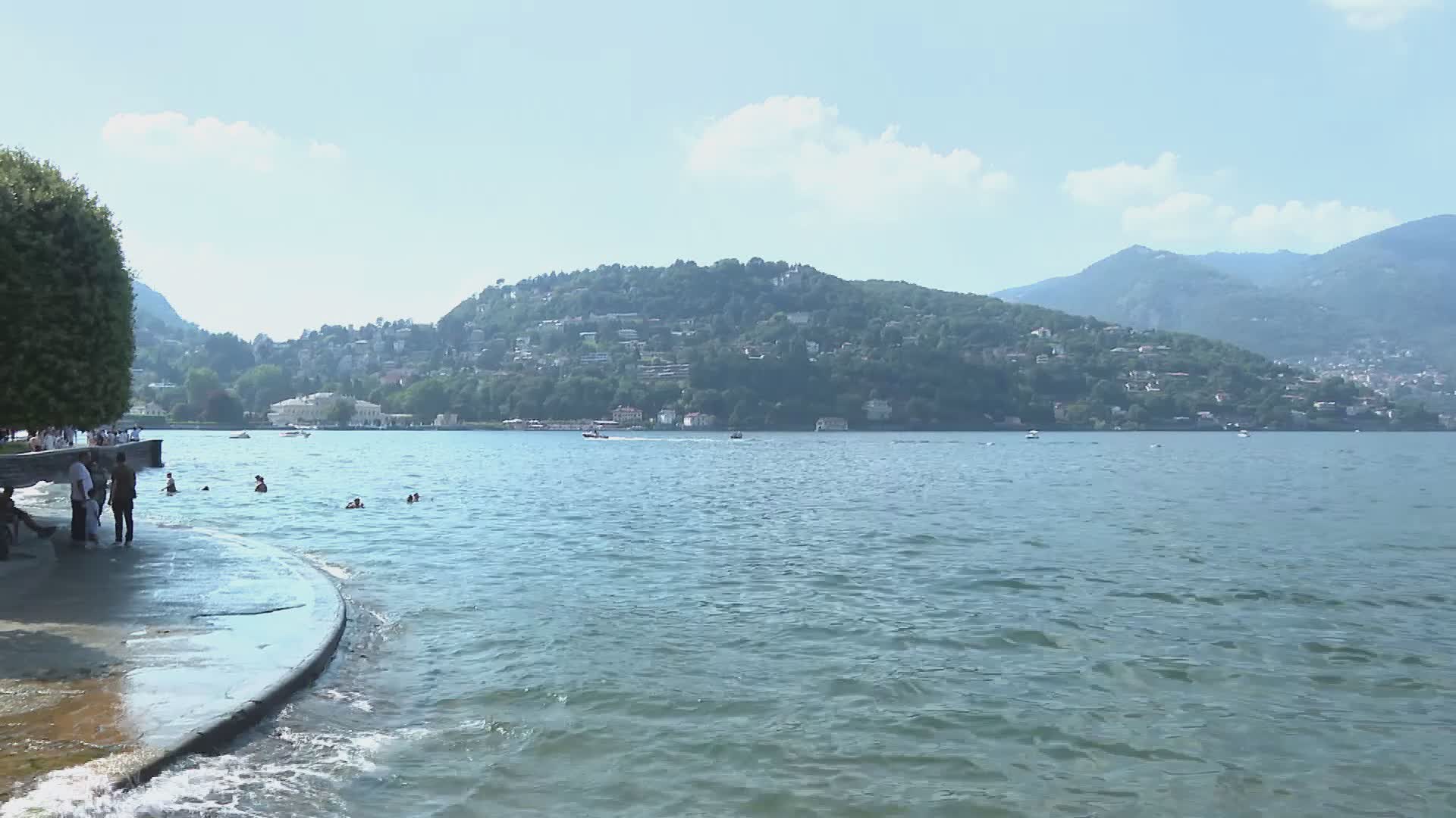 Tempio Voltiano come “Como Beach”: l’area indicata sul web come spiaggia libera per i turisti