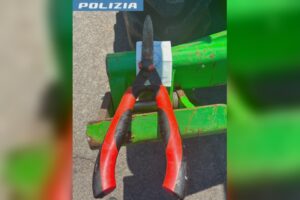 Litiga con un compagno di stanza e prova a colpirlo con una cesoia. Denunciato 24enne del Camerun