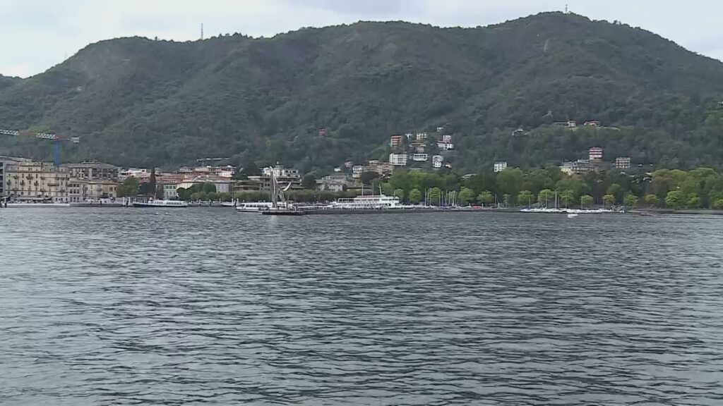 Sicurezza nel primo bacino del lago: niente sosta vicino ai pontili e velocità ridotta per le barche