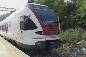 Treni: ritardi sulla linea Milano-Como-Chiasso. Guasto a Desio e lavori di manutenzione