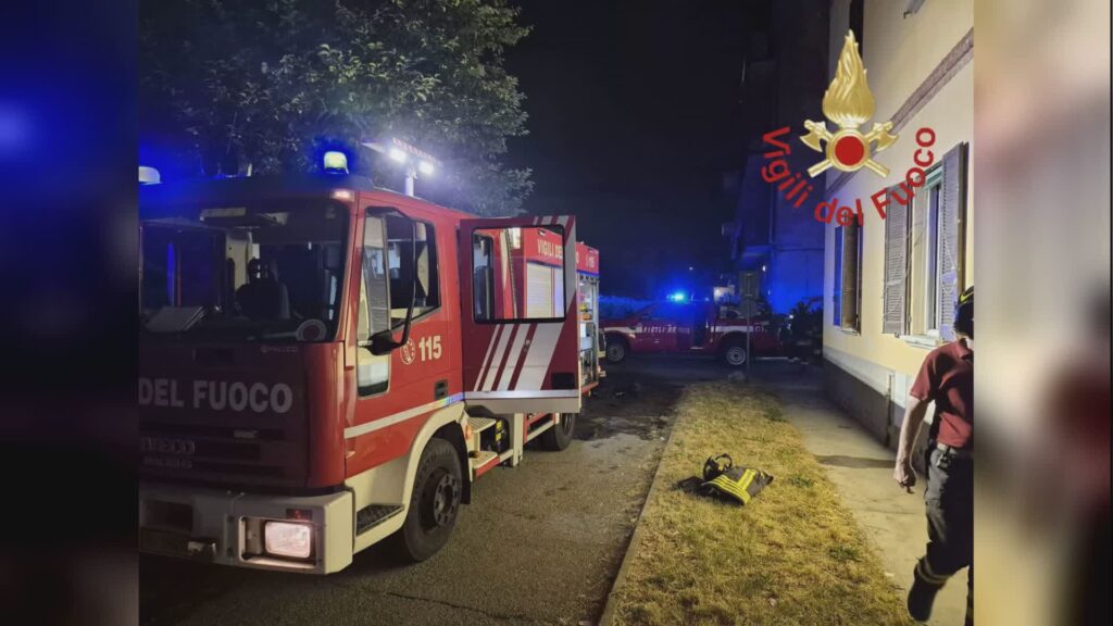 Morto nell'incendio della sua abitazione a Lomazzo, il vicino di casa fermato per omicidio