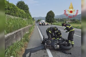 Incidente tra un’auto e una moto, morto 47enne. Lo scontro a Montorfano sulla provinciale Briantea