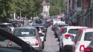 Como, cantiere in via Tommaso Grossi: traffico paralizzato in città