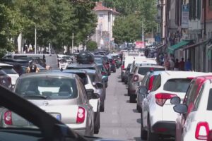 Como, cantiere in via Tommaso Grossi: traffico paralizzato in città