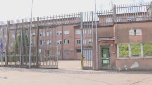 Incendio di Lomazzo, interrogato il 42enne fermato. Accusato di omicidio per la morte del vicino