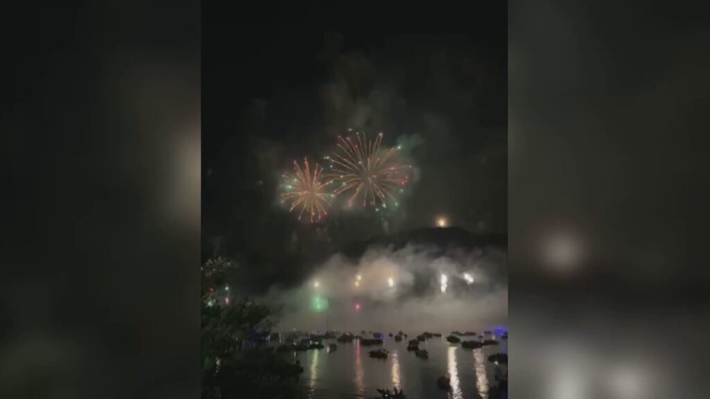Regina presa d'assalto da quasi 40mila veicoli. Numeri record nel weekend dei fuochi all'Isola