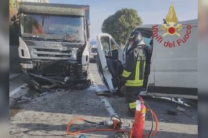 Incidente a Griante, schianto tra camion e furgone. Regina chiusa