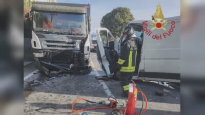 Incidente a Griante, schianto tra camion e furgone. Regina chiusa