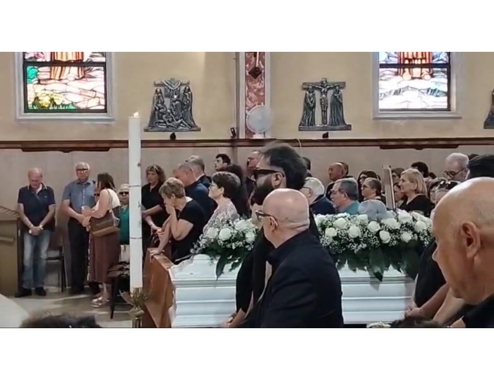 17enne investito e ucciso nel Foggiano, chiesa gremita per i funerali