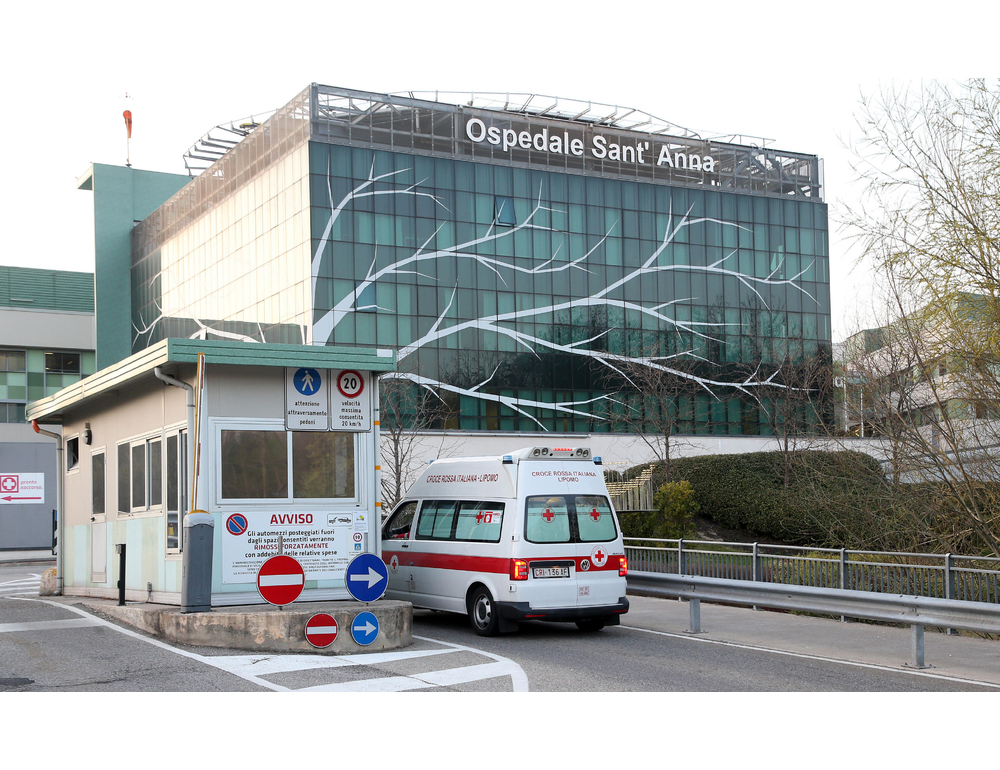 Accoltellato in piazza centrale di Como, gravissimo ragazzo di 19 anni